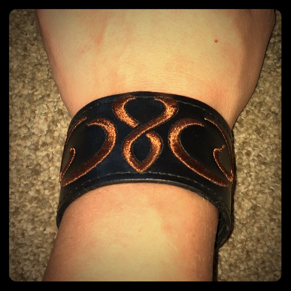 🌻 5/$25 Vintage Embroidered Black Leather Cuff